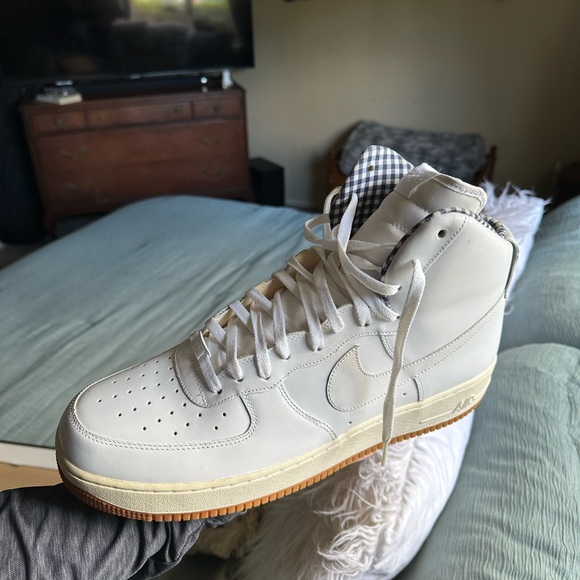 Nike Air Jordan 1 Mid - Picture 6 of 9